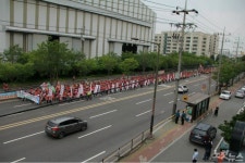 현대重 법인분할 무효 거리로 나선 조합원들