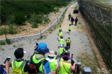 [르포]한 발 더 가까이…묵묵히 걸은 2.7km 고성 DMZ