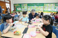 경남 학교비정규직 총파업으로 280개교 도시락·빵·우유 점심