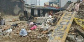 도심속 외딴 섬에 갇힌 여인숙이 위험하다