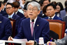 답변하는 최기영 과기부 장관