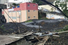 [속보]부산 주택·식당에 산사태…4명 매몰 추정