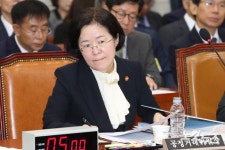 굳은 표정의 조성욱 공정거래위원장