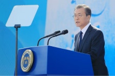 민주주의 새벽 연 위대한 항쟁…정부주관 첫 부마민주항쟁 기념식