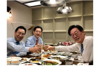 김경수·이재명 깜짝 회동…'광장'서도 갈라선 지지층 때문