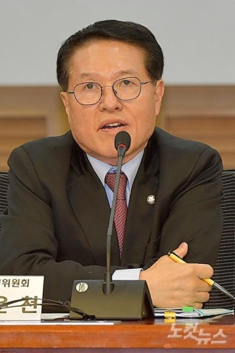 인사말하는 정운천 통준위원