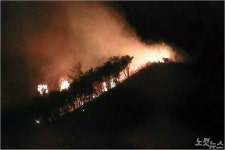 경북 청도 문복산 산불, 경주 산내로 번져…4시간 만에 진화