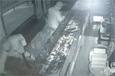 [영상]소화기로…대전 금은방 48초만에 턴 일당