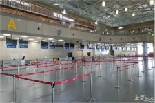 코로나에 날갯짓 멈춘 김해공항 국제선…개항 이래 처음