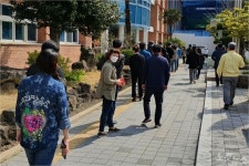 번거로워도 괜찮아 코로나19 딛고 제주 투표 행렬