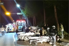 삼척서 승용차가 가로수 받아…10대 1명 사망·4명 중경상