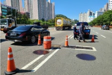 부산 대연고가도로 인근 맨홀 뚜껑 침하…광안대교 정체