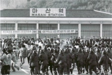 부마민주항쟁 진상규명 조사 1년 연장…관련법 국회 통과