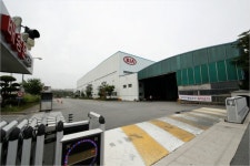 17년 만에 車 수출 10만 밑돌아…코로나 여파