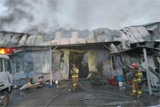 포항 흥해읍 한과공장서 화재…1억8천만원 피해