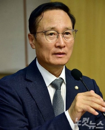 홍영표, 당권 도전 포기…이낙연 vs 김부겸 2파전으로?