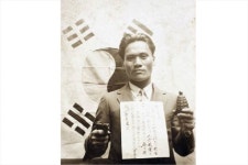 육군협회 백선엽, 구국 영웅 vs  광복회 반성없는 친일파