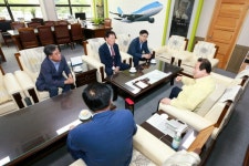 경북도의회 의장단, 군위군 대승적 결단 촉구