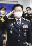 경례하는 김창룡 신임 경철창청장