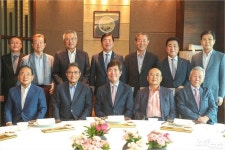 한석정 동아대 총장, 부·울·경 상공회의소 회장 및 대표 기업인들로부터 감사패 받아
