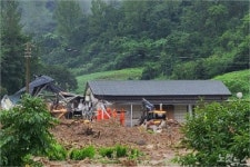 거창서 산사태로 80대 매몰됐다 심정지 상태 구조