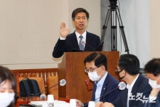 선서하는 김대지 국세청장 후보자
