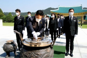 민주당 박영순 대전시당위원장, 현충원 분향·참배로 공식 일정 돌입