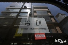 임대 점포 많아진 명동