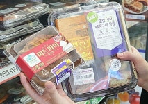 서울, 밤 9시 멈춤 이후 사람들은 편의점으로 갔다