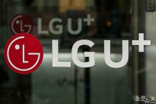 앱 터치 한번에 스스로 운전해 주차까지…LGU+ 세계 최초 5G 자율주차시연