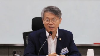 광주 출신 靑 전 비서관 민형배 의원, 이재명 공개 지지