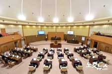 창원-진주시의회, 도청 이전 두고 정반대 결의안 채택