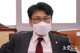 진성준 