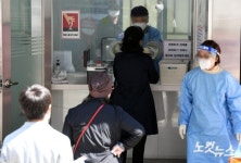 신규확진 731명, 97일 만에 최다