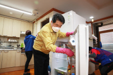 코로나19로 움추렸던 경로당 재개…환경개선사업 총력