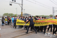 충북 시민단체 철도 건널목서 퍼포먼스 무산 해프닝(종합)
