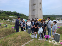 5·18 41주년 앞두고 5·18묘지에 추모 발길 이어져