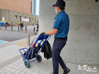 확진자 찾아 땀 '뻘뻘' 삼만리…