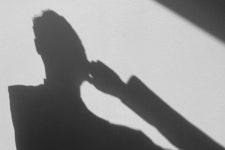 1년 전 공군 부사관 추행·회유·협박 상관 3명 기소