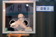 전북 익산서 수도권발 집단감염, 외국인 10여 명 확진