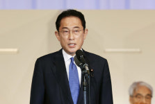 기시다 첫 지지율, 스가 때보다 인기 낮아 日언론