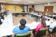 배추 실은 큰 트럭들이 많이 다녀 아이들과 어르신들이 위험해요