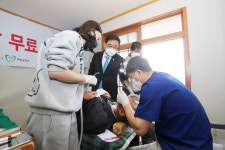 창원 박윤규 치과의원, 찾아가는 섬마을 의료봉사 펼쳐
