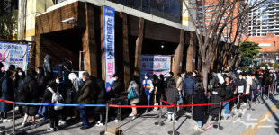 신규확진 4115명·사상 첫 4천명대…위중증 586명으로 역대 최다(종합)