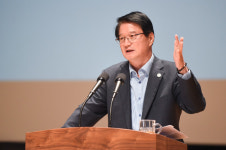 강원도청 신축 강원도 분열 요인으로 비화