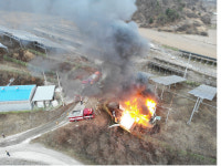 군위군 태양광 발전시설 화재 4시간 만에 진화…재산피해 2억 원 이상