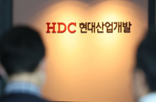 현산관계자들 모르는 일 하청업체가 했다 혐의 부인