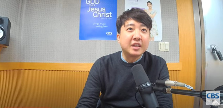 대선 후보들, 네거티브 공세 물결 속에서 마지막 토론 진행 중