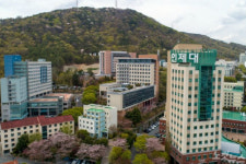 대학병원 짓겠다더니…업체에 팔고 방치되고 김해시는 당혹