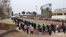 청주 1049명 확진…청주시 백신 3차 접종률 낮다며 접종 요청